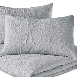 NWOT Pillow Sham Microsculpt Medallion  Soft Gray